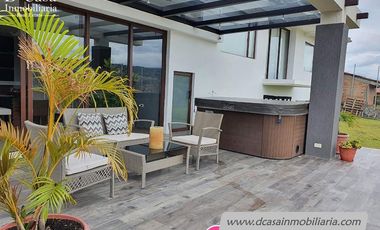 Casa de Venta – Challuabamba  4 dormitorios máster 4 garajes, áres verdes