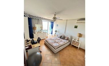 SE VENDE APARTAMENTO EN CORONADO