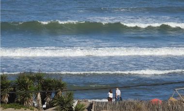 2 AMBIENTES MS ENTREPISO A PASOS DEL MAR