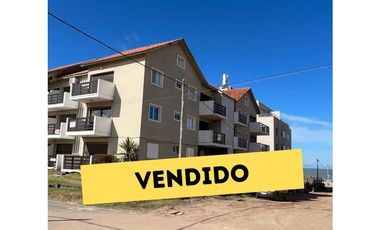 2 AMBIENTES MS ENTREPISO A PASOS DEL MAR