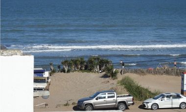 2 AMBIENTES MS ENTREPISO A PASOS DEL MAR