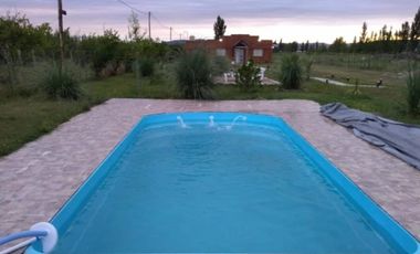 Mendoza Bienes RaÃ­ces  vende terreno parquizado de 5000 mtrs con salÃ³n de evento 290 mtrs  con 2 cabaÃ±as 60 mtrs, cada una una y piscina