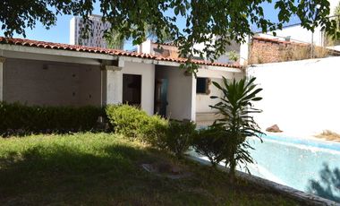 Ubicadísima propiedad en venta como terreno !