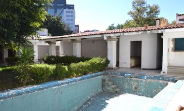 Ubicadísima propiedad en venta como terreno !