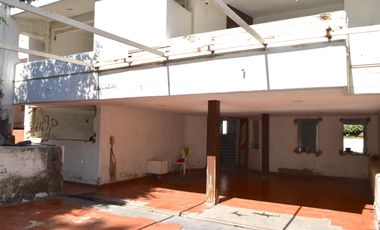 Ubicadísima propiedad en venta como terreno !