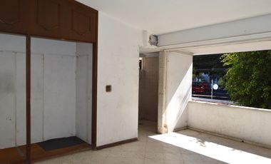 Ubicadísima propiedad en venta como terreno !