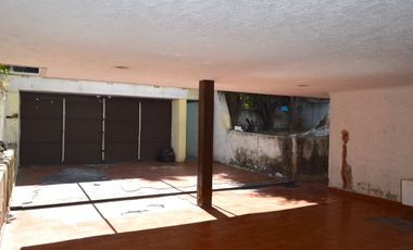 Ubicadísima propiedad en venta como terreno !