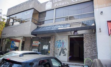 LOCAL U OFICINA HABILITADA EN RENTA EN AV. LA PAZ (PLANTA ALTA)