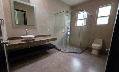 Casa en RENTA en El Álamo Country Club en Celaya Gto.