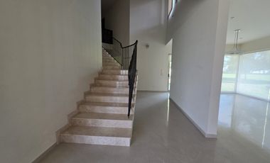 Casa en RENTA en El Álamo Country Club en Celaya Gto.