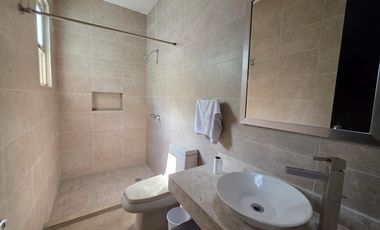 Casa en RENTA en El Álamo Country Club en Celaya Gto.