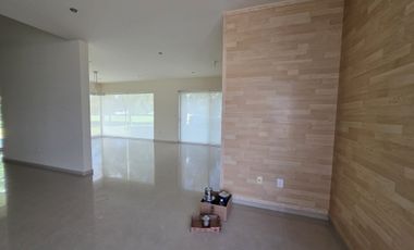 Casa en RENTA en El Álamo Country Club en Celaya Gto.