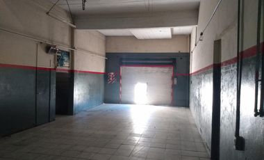 Galpón de 250 metros a una cuadra de Av. mitre ideal deposito