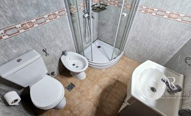 ALQUILER – DEPARTAMENTO / PH TIPO CASA – 3 AMBIENTES + ESTUDIO CON JARDÍN – BOULOGNE