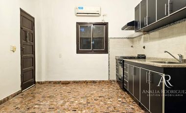 ALQUILER – DEPARTAMENTO / PH TIPO CASA – 3 AMBIENTES + ESTUDIO CON JARDÍN – BOULOGNE