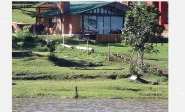 Se vende Casa en San Ignacio Misiones S/Yabebiri.  Nueva. Playa, Muelle.