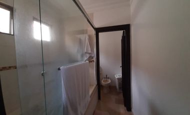 VENTA DE AMPLIA CASA EN URBANIZACION VISTA AL PARQUE VIA A SAMBORONDON