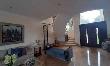 VENTA DE AMPLIA CASA EN URBANIZACION VISTA AL PARQUE VIA A SAMBORONDON