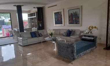 VENTA DE AMPLIA CASA EN URBANIZACION VISTA AL PARQUE VIA A SAMBORONDON