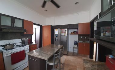 VENTA DE AMPLIA CASA EN URBANIZACION VISTA AL PARQUE VIA A SAMBORONDON