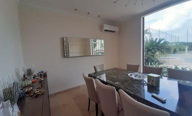 VENTA DE AMPLIA CASA EN URBANIZACION VISTA AL PARQUE VIA A SAMBORONDON