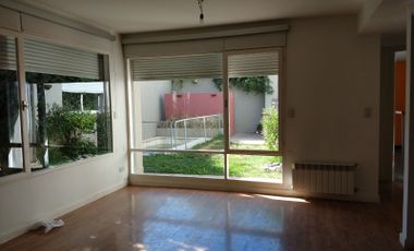 Casa en venta de 4 dormitorios c/ cochera en Naposta