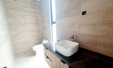 Casa en VENTA con ALBERCA Esquina FRACC PUNTA TIBURON