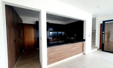 Casa en VENTA con ALBERCA Esquina FRACC PUNTA TIBURON