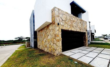 Casa en VENTA con ALBERCA Esquina FRACC PUNTA TIBURON