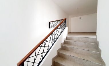 Casa en VENTA con ALBERCA Esquina FRACC PUNTA TIBURON