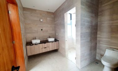 Casa en VENTA con ALBERCA Esquina FRACC PUNTA TIBURON