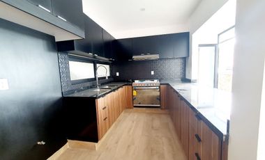 Casa en VENTA con ALBERCA Esquina FRACC PUNTA TIBURON