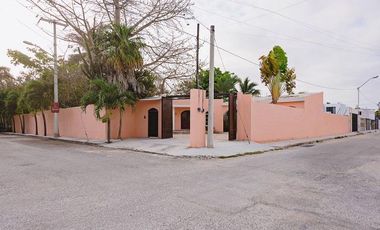 Casa en venta de 1 planta con amplio terreno - Chichi Suárez - Merida Yucatan
