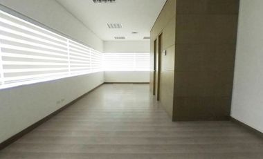 PR13992 Arriendo de oficina en sector Ciudad del Rio