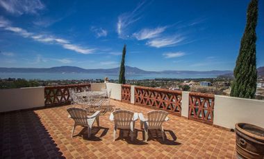 CASA MEXICANA EN CHAPALA CON VISTA AL LAGO