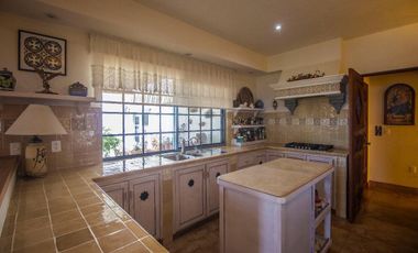 CASA MEXICANA EN CHAPALA CON VISTA AL LAGO