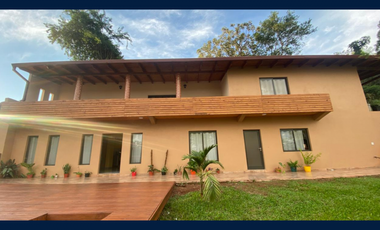 CASA 2 Plantas en VENTA (Zona Rio Uruguay - Mnes)
