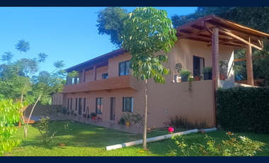 CASA 2 Plantas en VENTA (Zona Rio Uruguay - Mnes)