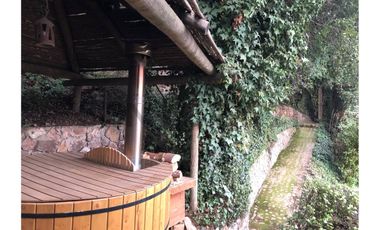 Se vende casa tipo sureño a orilla Laguna Aculeo