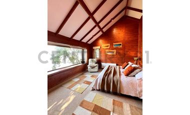 Se vende casa tipo sureño a orilla Laguna Aculeo