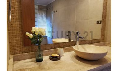 Se vende casa tipo sureño a orilla Laguna Aculeo