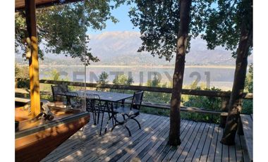 Se vende casa tipo sureño a orilla Laguna Aculeo