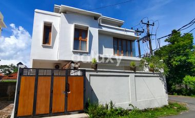 VILLA MINIMALIS 2 LANTAI DI BALI CLIFF UNGASAN BADUNG, BALI