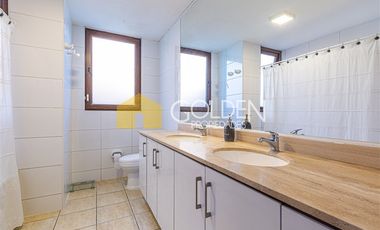 Casa en arriendo de 4 dorm. en Las Condes