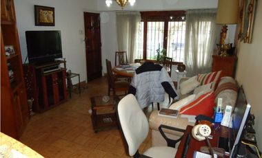 Chalet 3 ambientes en venta zona, Villa Primera