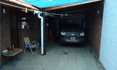 Chalet 3 ambientes en venta zona, Villa Primera