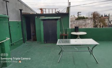 VENTA Casa lote propio  - 3 amb. con terraza - Buena ubicacion