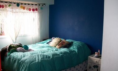 CASA 7 AMB. C/ GARAGE Y PISCINA - EXCELENTE