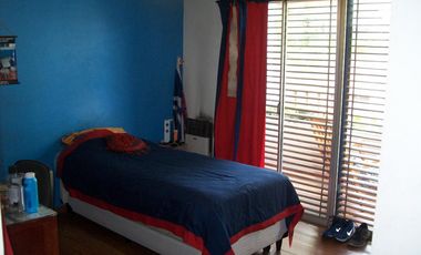 CASA 7 AMB. C/ GARAGE Y PISCINA - EXCELENTE