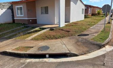 VENDO CASA EN LA CHORRERA LA ARBOLEDA 3R